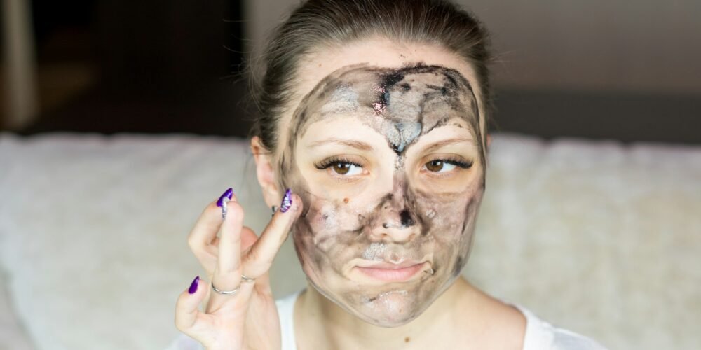 do clay masks help with acne